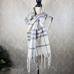 Aerie Cream Gray Plaid Blanket Scarf Fringed Ends Warm Cozy Winter Gifts Chic